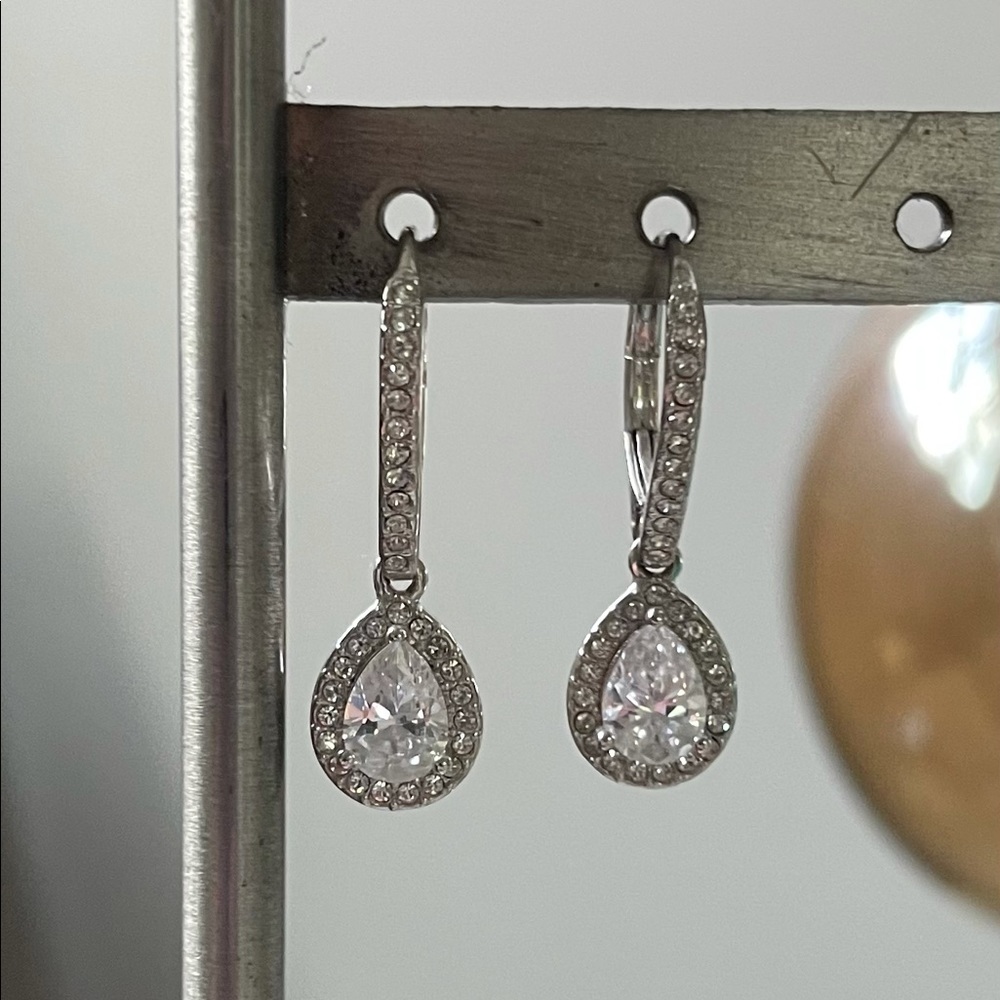 Drop earrings
